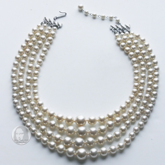 Vintage Pearl Necklace Multistrand Choker Style Glass Faux Pearls 1960s - Picture 4 of 12